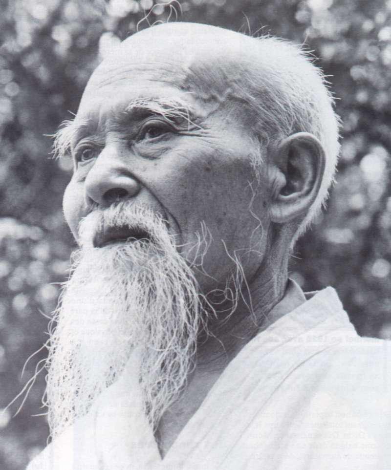 photo en noir et blanc de maitre Morihei UESHIBA, fondateur de l'aikido